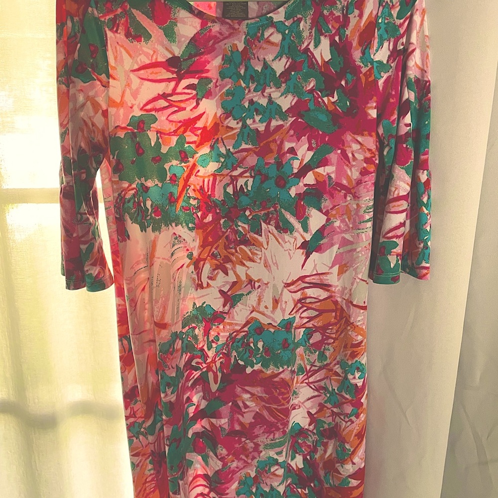Colorful dress quarter length ruffle sleeves